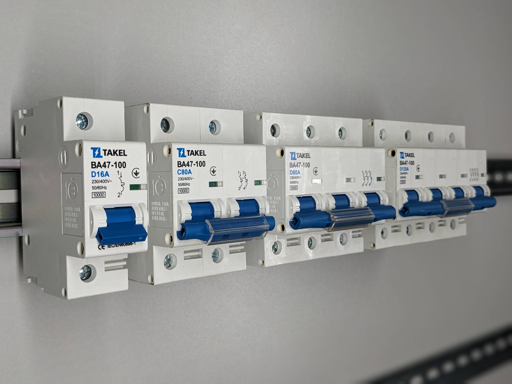 модульні автомати на 10кА