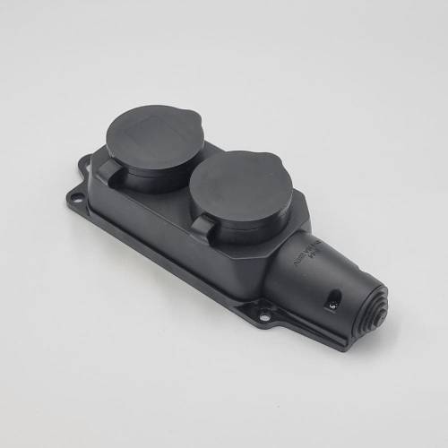 Розетка каучукова двомісна з захисними кришками 402 2Р+РЕ IP44 LEE