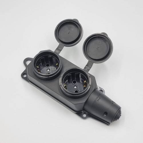 Розетка каучукова двомісна з захисними кришками 402 2Р+РЕ IP44 LEE