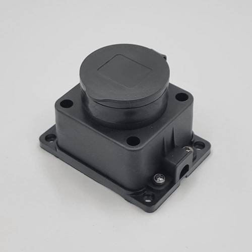 Розетка каучукова з захисною кришкою 401 2Р+РЕ IP44 LEE